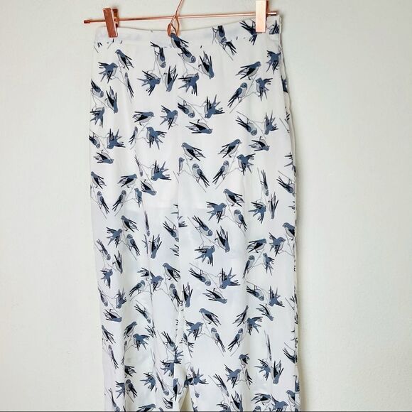 EUC Forever 21 White Birds Printed Pants Medium - Picture 3 of 7